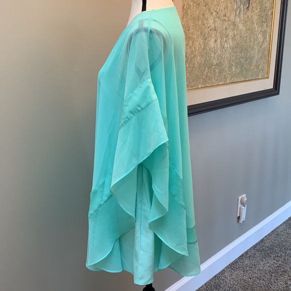 MARCIANO chiffon overlay side zip like new - Picture 4 of 6